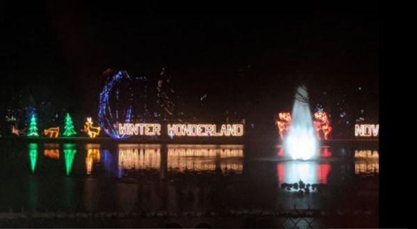 Make Your Way Through This One Of A Kind Christmas Light Display In Missouri