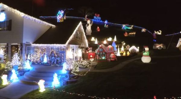 This Footage Of A Massive Christmas Display In The Middle Of Nowhere, West Virginia Proves It’s Worth The Trip