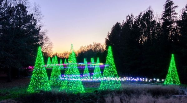 The Garden Christmas Light Displays At Daniel Stowe Botanical Garden In North Carolina Is Pure Holiday Magic
