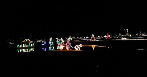 This 3-Mile Drive-By Christmas Lights Display In Illinois Will Make Your Holiday Season Magical