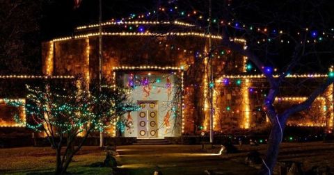 The Christmas Lights Drive-Thru Event In Oklahoma That's Festive Fun For The Whole Family