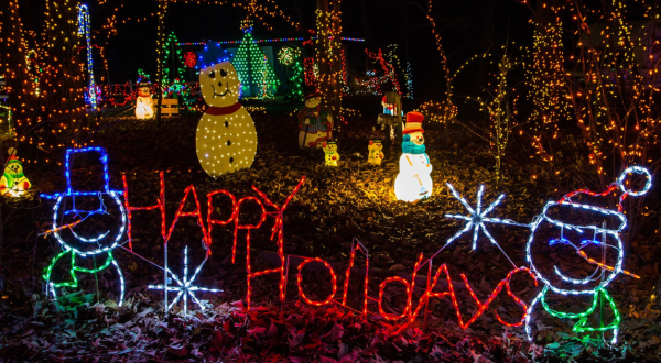 The Woodland Christmas Lights Trail In Pennsylvania Is Positively Enchanting