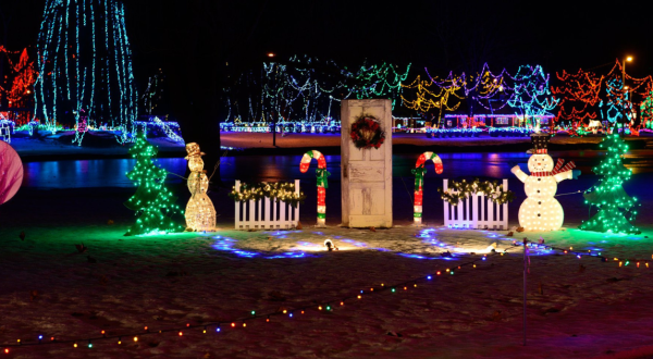 6 Drive-Thru Christmas Lights Displays In Ohio The Whole Family Can Enjoy