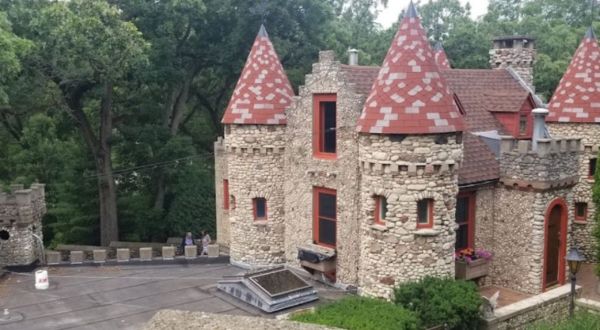 The Stunning Building In Illinois That Looks Just Like Hogwarts