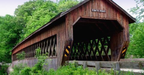 There's A Beautiful Covered Bridge Trail In Ohio And You'll Want To Take It