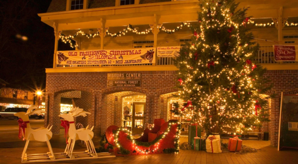 Christmas In This Georgia Town Looks Like Something From A Hallmark Movie