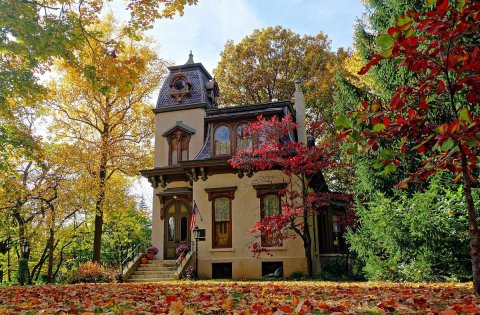 The Breathtaking Mansion In Indiana You Must Visit This Fall