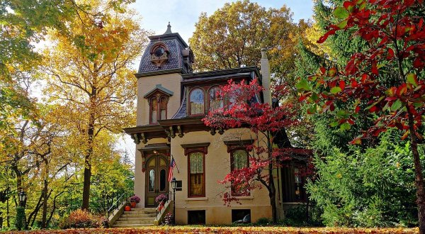 The Breathtaking Mansion In Indiana You Must Visit This Fall