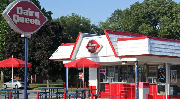 The Oldest Operating Dairy Queen In Illinois Has Been Serving Mouthwatering Ice Cream For More Than 75 Years