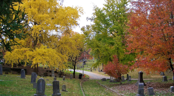 One Of The Most Haunted Cemeteries In Tennessee Is Also The Most Beautiful