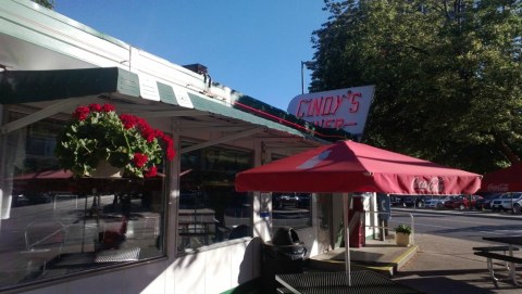 Head To Fort Wayne Indiana To Visit Cindy's Diner, A Charming, Old-Fashioned Restaurant