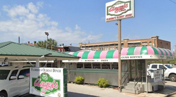 The Oldest Operating Diner In Florida Has Been Serving Mouthwatering Burgers And Onion Rings For Almost 68 Years