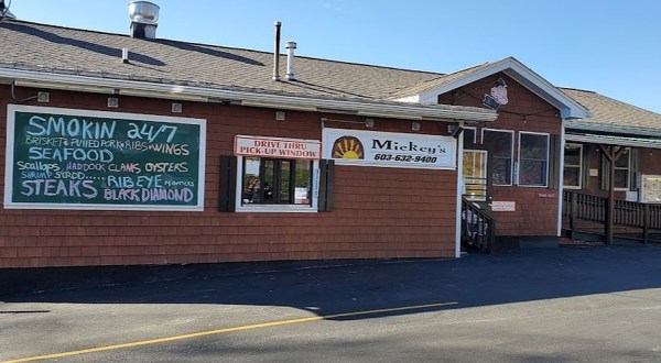 Order A Triple Patty Burger At This Roadside Stop In New Hampshire