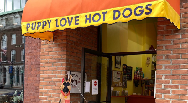 The Oldest Operating Hot Dog Stand In New Hampshire Has Been Serving Mouthwatering Hot Dogs For Over 45 Years
