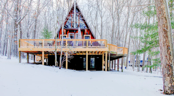 The Whole Family Will Love A Visit To This Adorable Lakeside Cabin In Maryland