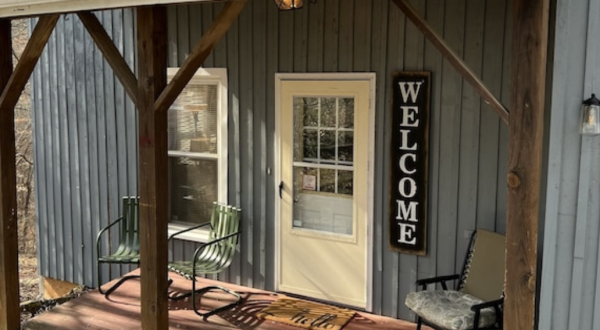 Enjoy Pure R&R When You Stay In This Cozy Cabin On Kentucky’s Most Iconic Lake