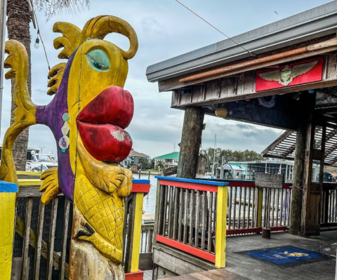 The Tiki-Roofed Restaurant On The Water In Florida Is A Beloved Local Favorite
