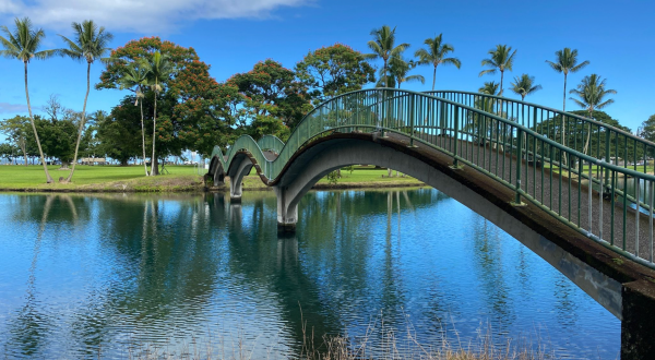 The Hawaii State Park Where You Can Hike Across Arched Bridges Is A Grand Adventure