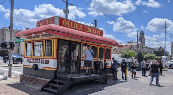 Ollie’s Trolley Has Been Serving The Best Burgers In Kentucky Since The 1970s