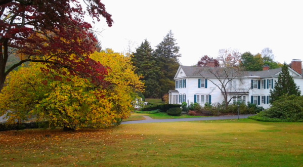 The Breathtaking Historic Home In Connecticut You Must Visit This Fall