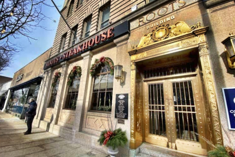 Roots Steakhouse Is An Old-School Steakhouse In New Jersey That Hasn't Changed In Decades