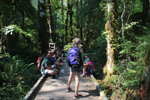 3 Oregon Nature Centers That Make Excellent Family Day Trip Destinations