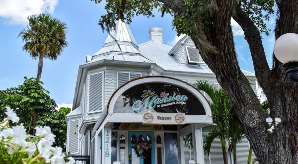 You’ll Love Visiting The Mansion, A Florida Restaurant Loaded With Local History