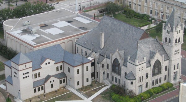 The Beautiful Texas Library That Looks Like Something From A Book Lover’s Dream