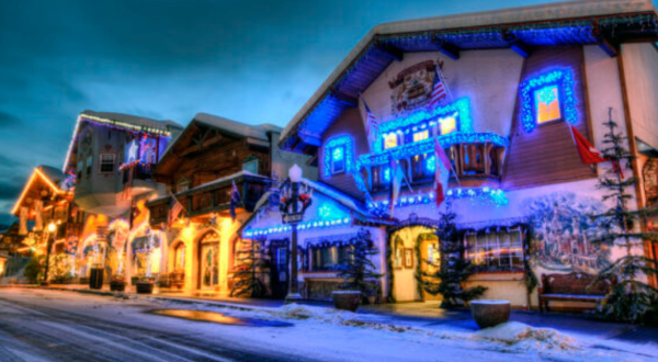 The Most Enchanting Christmastime Main Street In The Country Is Leavenworth In Washington