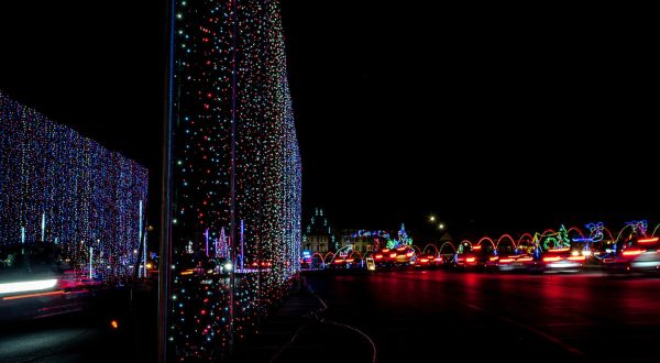The Rocket City Christmas Light Show Is One Of Alabama’s Biggest, Brightest, And Most Dazzling Drive-Thru Light Displays