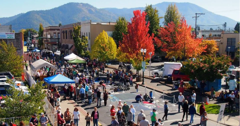 Every Fall, This Small City In Oregon Holds An Eye-Catching Street Painting Festival