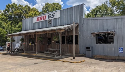 Order A Plate Of Delicious BBQ At This Roadside Stop In Alabama