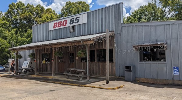 Order A Plate Of Delicious BBQ At This Roadside Stop In Alabama