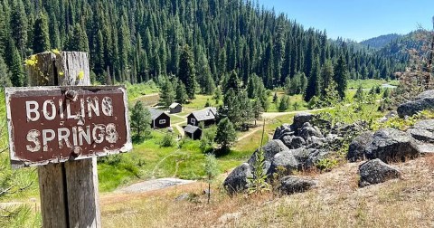 Hike Less Than 5 Miles To These Spectacular Hot Springs In Idaho