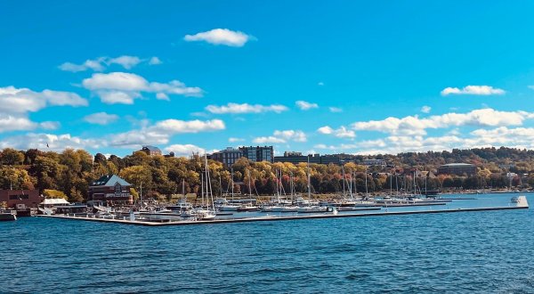 This Vermont Boat Ride Leads To the Most Stunning Fall Foliage You’ve Ever Seen