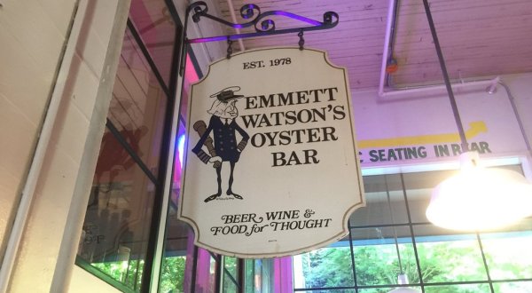 Family-Owned Since The 1970s, Emmett Watson’s Oyster Bar In Washington Is A Step Back In Time