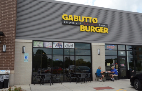 Order A 6.5-Pound Burger At This Roadside Stop In Illinois