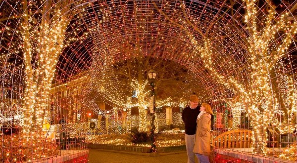 Experience Pure Holiday Magic At This Downtown Square In Arkansas