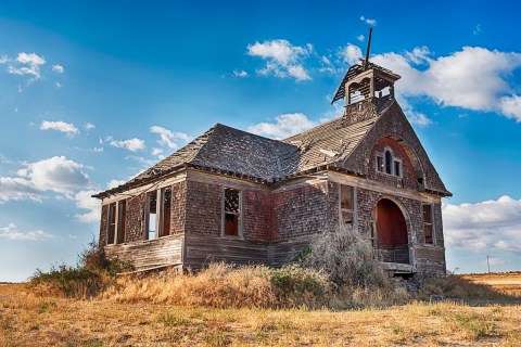 It Doesn't Get Much Creepier Than This Abandoned Schoolhouse Hidden In Washington