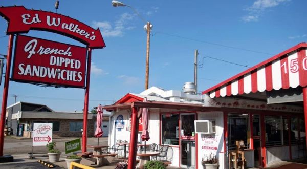 Ed Walker’s Drive-In Has Been Serving The Best Burgers In Arkansas Since 1943