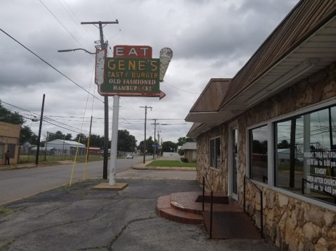 Gene's Tasty Burger Has Been Serving The Best Burgers In Texas Since The 1950s