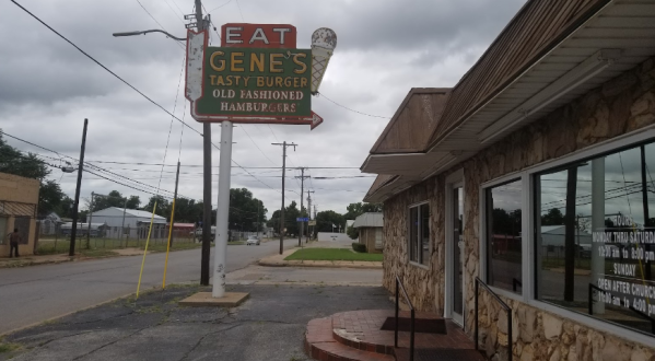 Gene’s Tasty Burger Has Been Serving The Best Burgers In Texas Since The 1950s