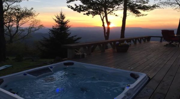 Soak In A Hot Tub Surrounded By Natural Beauty At These 9 Cabins In North Carolina