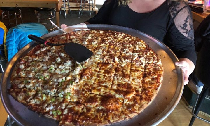 vermilion club has some of the biggest pizza in minnesota
