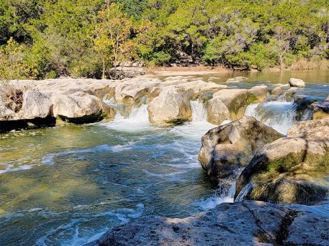 Hike To Twin Falls In Texas, Then Reward Yourself With A Gourmet Juice From JuiceLand