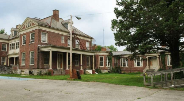 It Doesn’t Get Much Creepier Than This Abandoned Sanatorium Hidden In Virginia