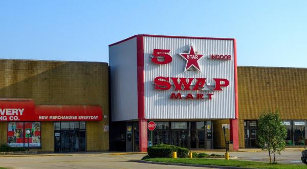 More Than A Flea Market, 5 Star Swap Mart In Illinois Also Has Food, Live Music, And More