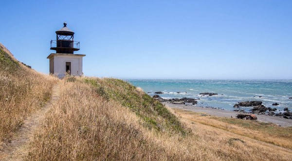 It Doesn’t Get Much Creepier Than This Abandoned Lighthouse Hidden in Northern California