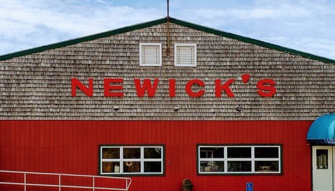 The Hidden Gem Seafood Spot In New Hampshire, Newick's, Has Out-Of-This-World Food