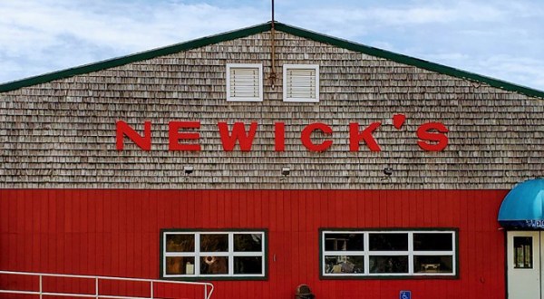 The Hidden Gem Seafood Spot In New Hampshire, Newick’s, Has Out-Of-This-World Food